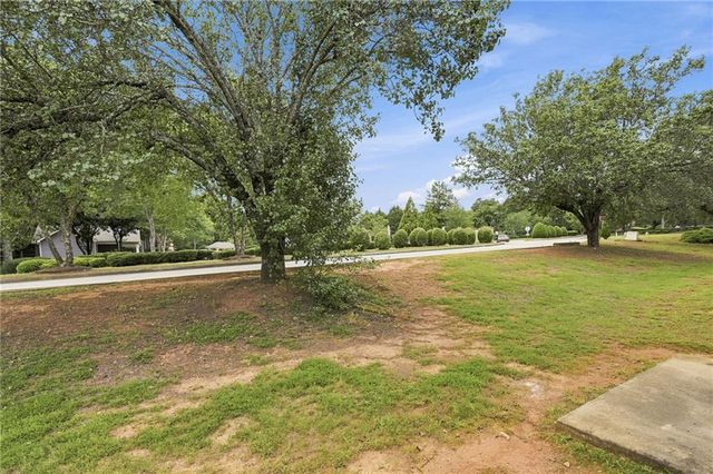 3055 Lakeside Circle, Covington, GA 30016