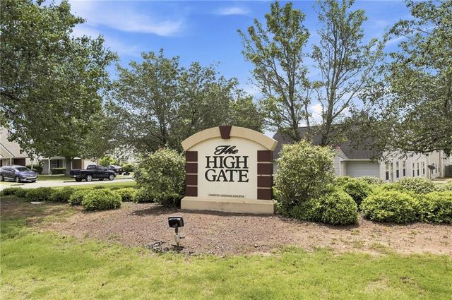 3055 Lakeside Circle, Covington, GA 30016