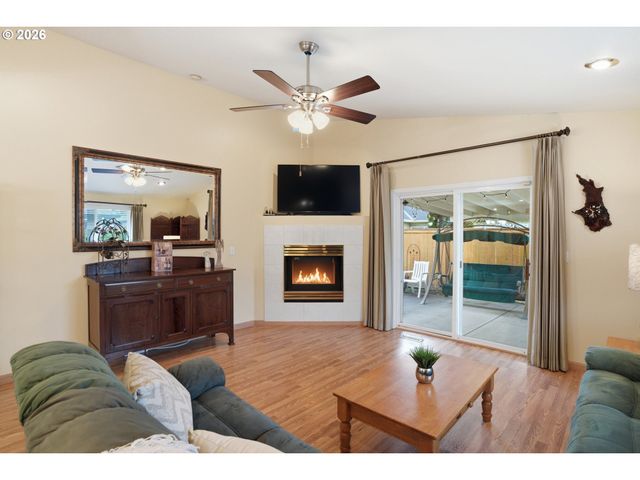 13016 Ne 96TH Way, Vancouver, WA 98682