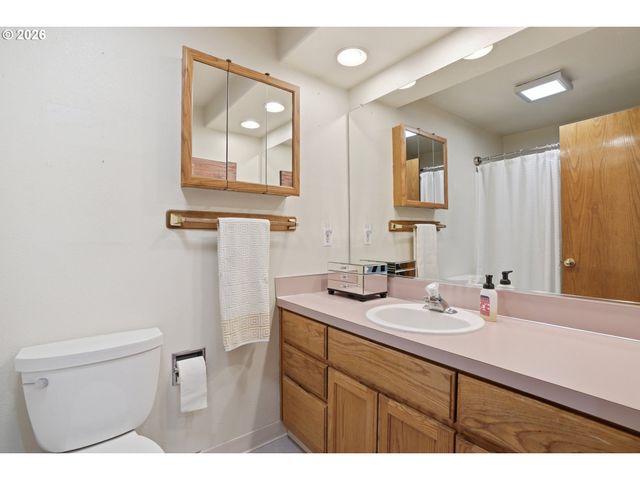 13016 Ne 96TH Way, Vancouver, WA 98682