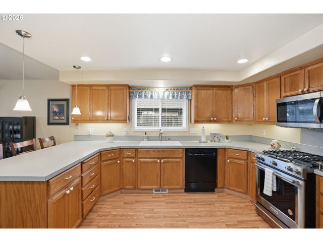 13016 Ne 96TH Way, Vancouver, WA 98682