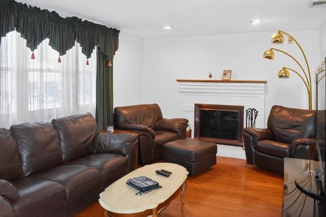 59 Hamilton Ave, Dedham, MA 02026