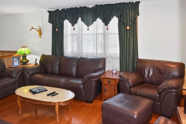 59 Hamilton Ave, Dedham, MA 02026