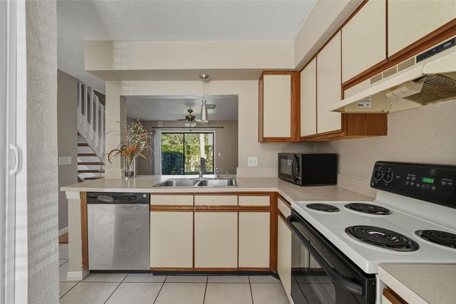 16545 BRIGADOON DRIVE, Tampa, FL 33618