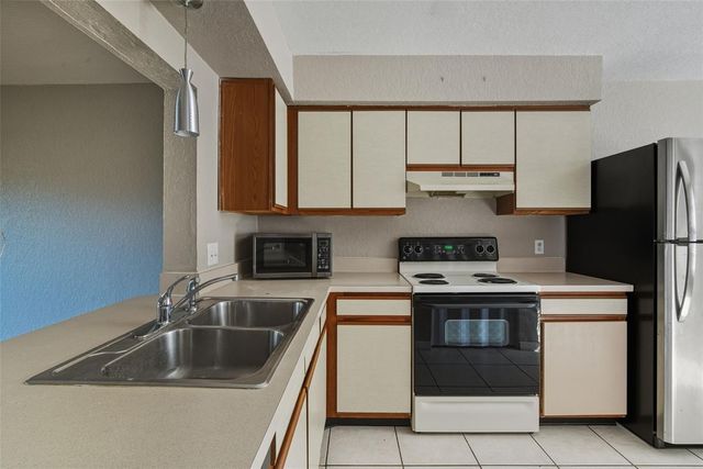 16545 BRIGADOON DRIVE, Tampa, FL 33618