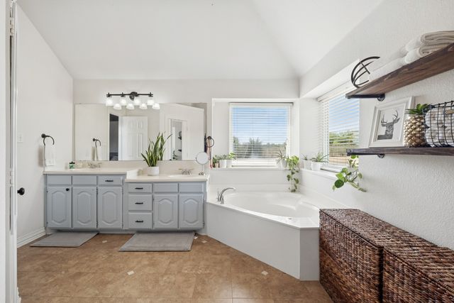 945 Scarlett Drive, Lucas, TX 75002