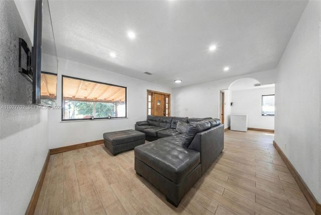 12900 SW 202nd Ave, Miami, FL 33196