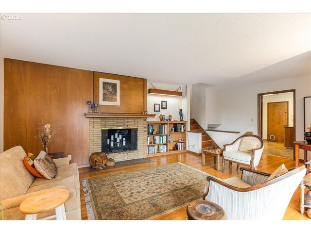 8495 Sw KATHERINE Ln, Portland, OR 97225