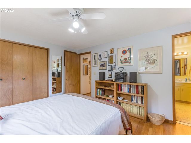 8495 Sw KATHERINE Ln, Portland, OR 97225