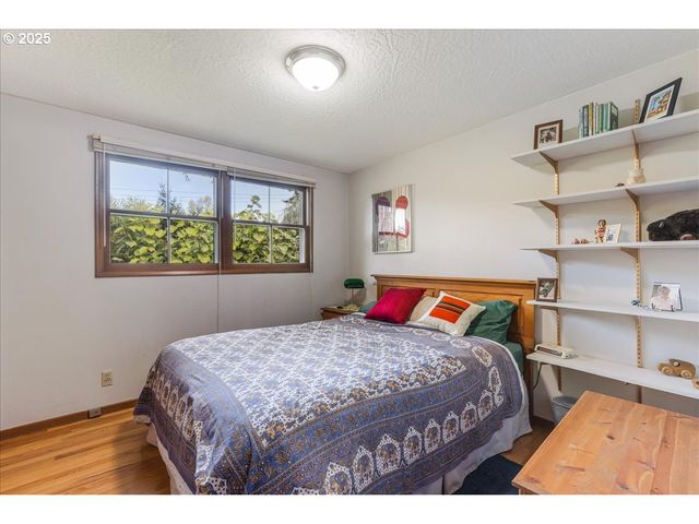 8495 Sw KATHERINE Ln, Portland, OR 97225