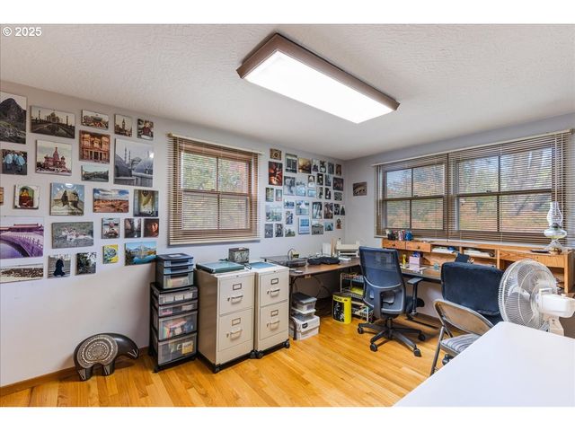 8495 Sw KATHERINE Ln, Portland, OR 97225