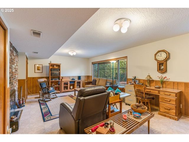 8495 Sw KATHERINE Ln, Portland, OR 97225
