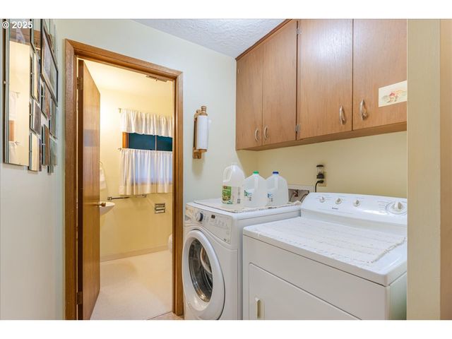 8495 Sw KATHERINE Ln, Portland, OR 97225