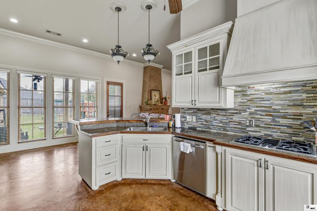 204 FRENCHMANS BEND PLACE, Monroe, LA 71201