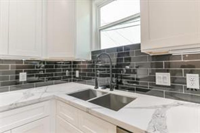 7330 Krueger Road A and B, Houston, TX 77033