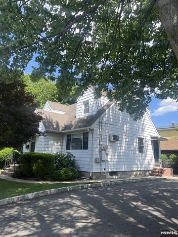 2 Davis Drive, Lodi, NJ 07644