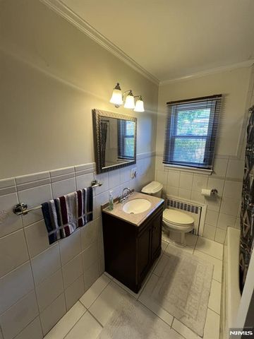 2 Davis Drive, Lodi, NJ 07644
