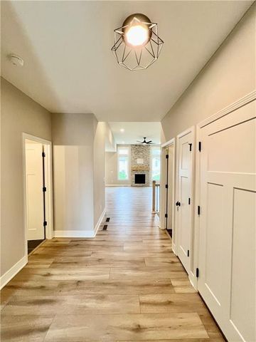 1921 Longview Drive, Liberty, MO 64068