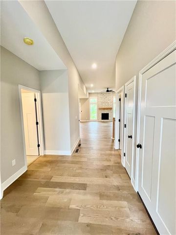 1921 Longview Drive, Liberty, MO 64068