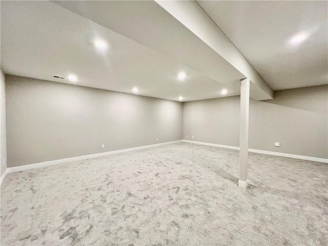 1921 Longview Drive, Liberty, MO 64068