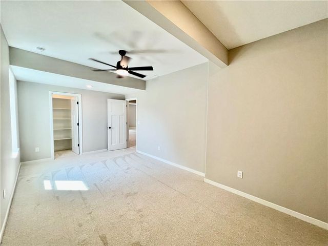 1921 Longview Drive, Liberty, MO 64068