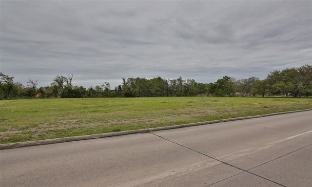 502 W Cedar Bayou Lynchburg Road, Baytown, TX 77521