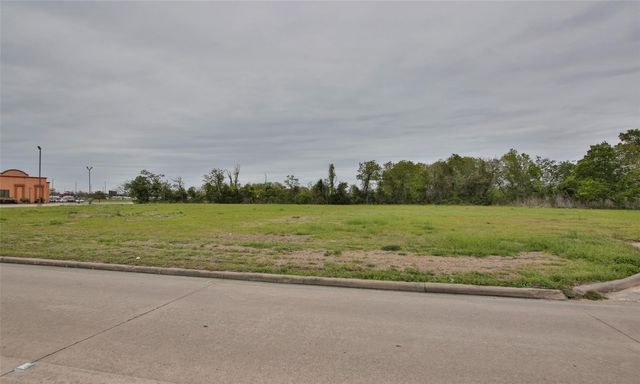 502 W Cedar Bayou Lynchburg Road, Baytown, TX 77521