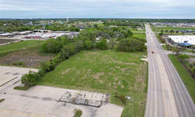 502 W Cedar Bayou Lynchburg Road, Baytown, TX 77521