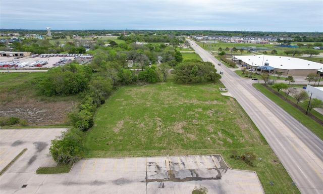 502 W Cedar Bayou Lynchburg Road, Baytown, TX 77521