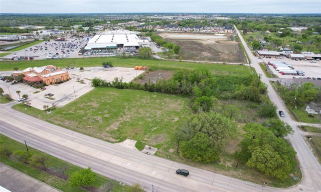 502 W Cedar Bayou Lynchburg Road, Baytown, TX 77521