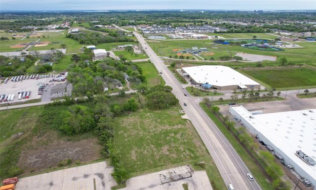 502 W Cedar Bayou Lynchburg Road, Baytown, TX 77521