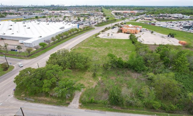 502 W Cedar Bayou Lynchburg Road, Baytown, TX 77521