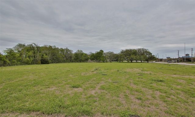 502 W Cedar Bayou Lynchburg Road, Baytown, TX 77521