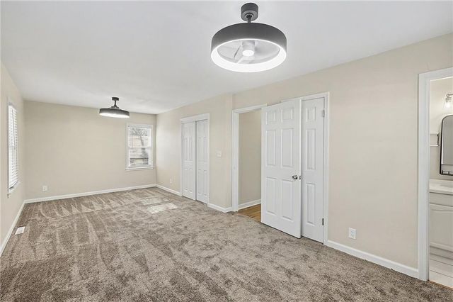 6701 E 136th Street, Grandview, MO 64030