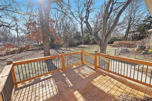 6701 E 136th Street, Grandview, MO 64030