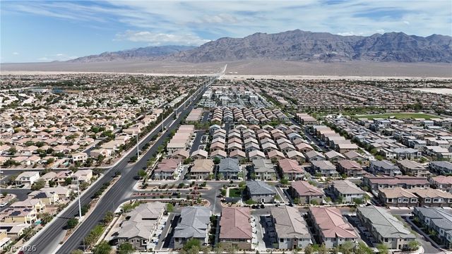 7330 North Decatur Boulevard 1, Las Vegas, NV 89131