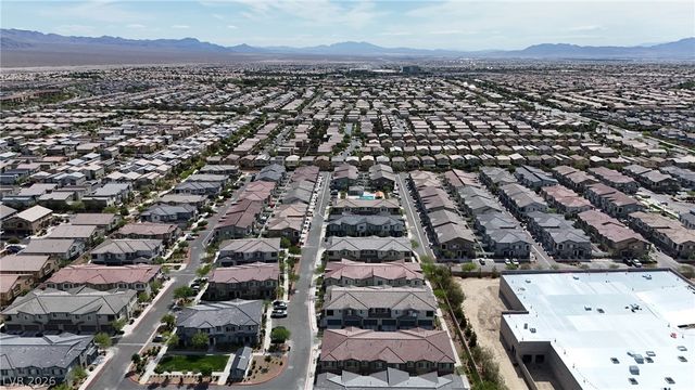7330 North Decatur Boulevard 1, Las Vegas, NV 89131