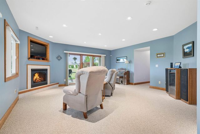 4011 Pheasant Drive, Cedar Falls, IA 50613