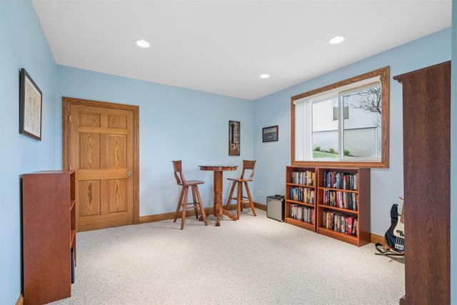 4011 Pheasant Drive, Cedar Falls, IA 50613