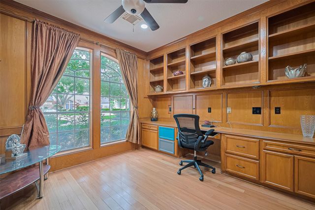 1123 Horseshoe Drive, Sugar Land, TX 77478