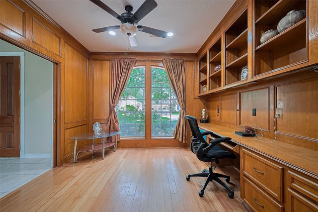 1123 Horseshoe Drive, Sugar Land, TX 77478
