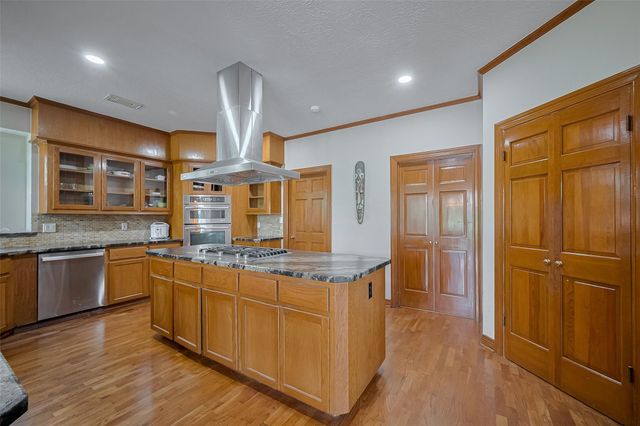 1123 Horseshoe Drive, Sugar Land, TX 77478