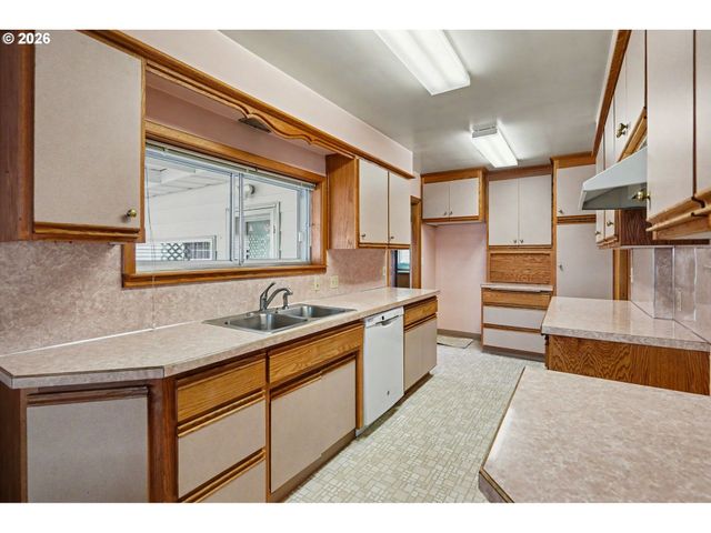 135 ST MARYS Ave, Mt Angel, OR 97362