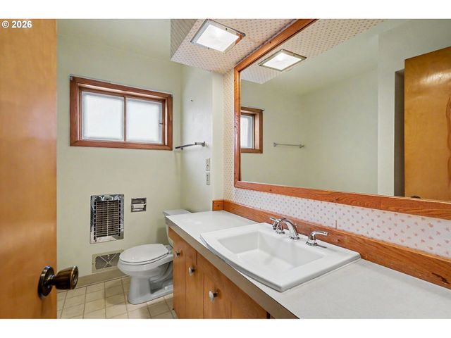 135 ST MARYS Ave, Mt Angel, OR 97362