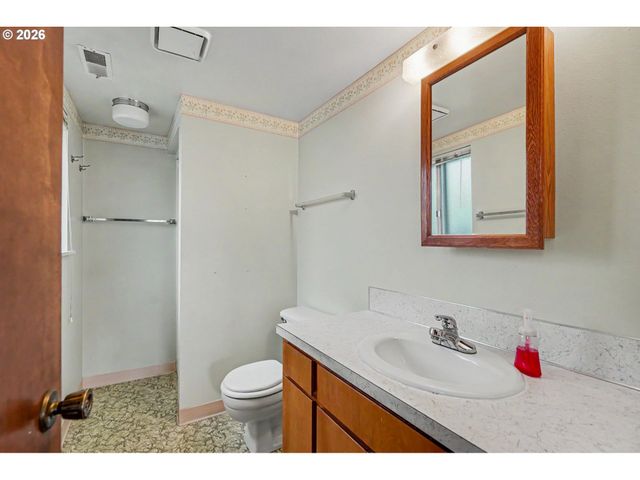 135 ST MARYS Ave, Mt Angel, OR 97362