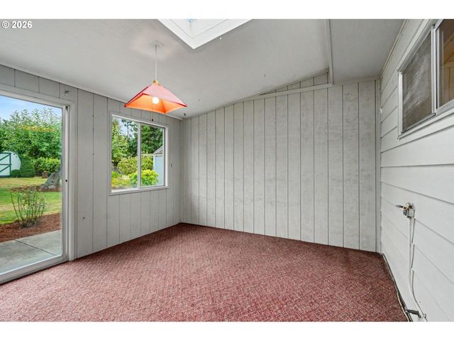 135 ST MARYS Ave, Mt Angel, OR 97362