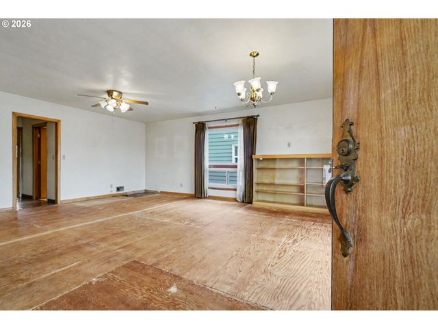 135 ST MARYS Ave, Mt Angel, OR 97362