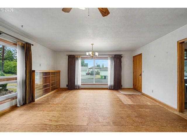 135 ST MARYS Ave, Mt Angel, OR 97362