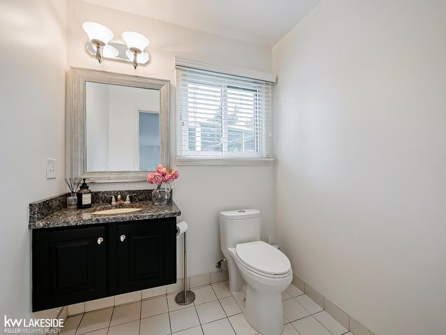 2058 Reagan Drive, Rochester Hills, MI 48309