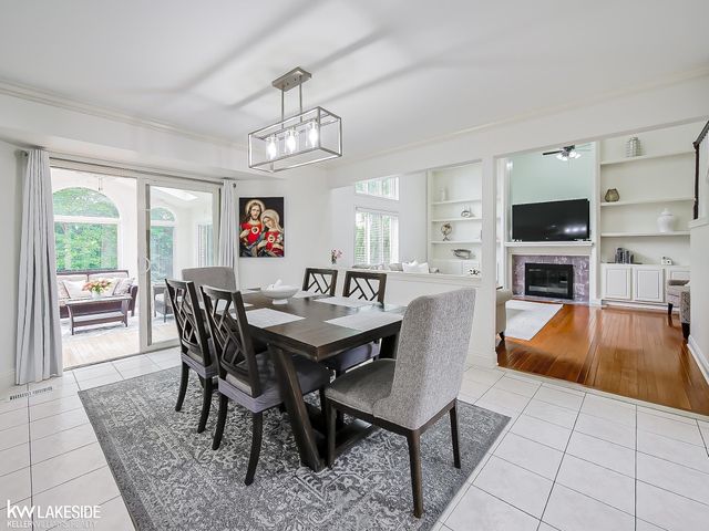 2058 Reagan Drive, Rochester Hills, MI 48309